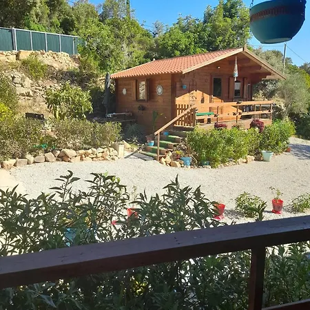 شاليه Tranquil Retreat With Shared Pool In Esti, Portugal